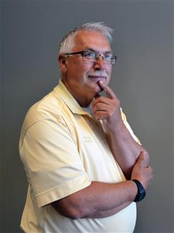 Ken Quamme教授从冰球突破豪华版游戏下载州立学院退休后最重要的职业形象